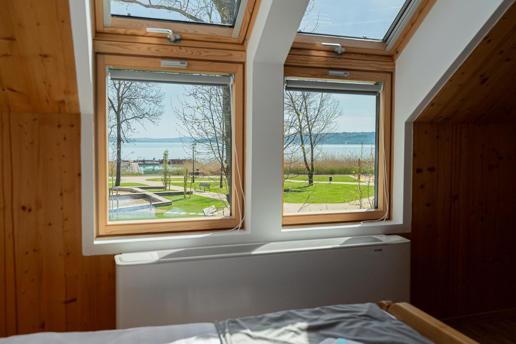 Golden Bridge Rooms Balatonfured Exterior photo