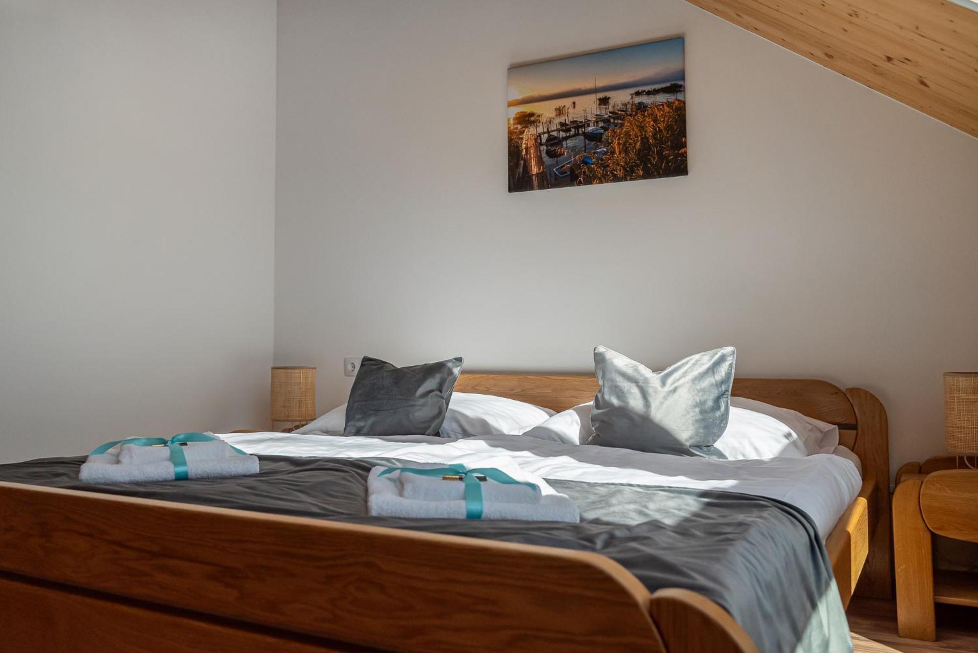 Golden Bridge Rooms Balatonfured Exterior photo