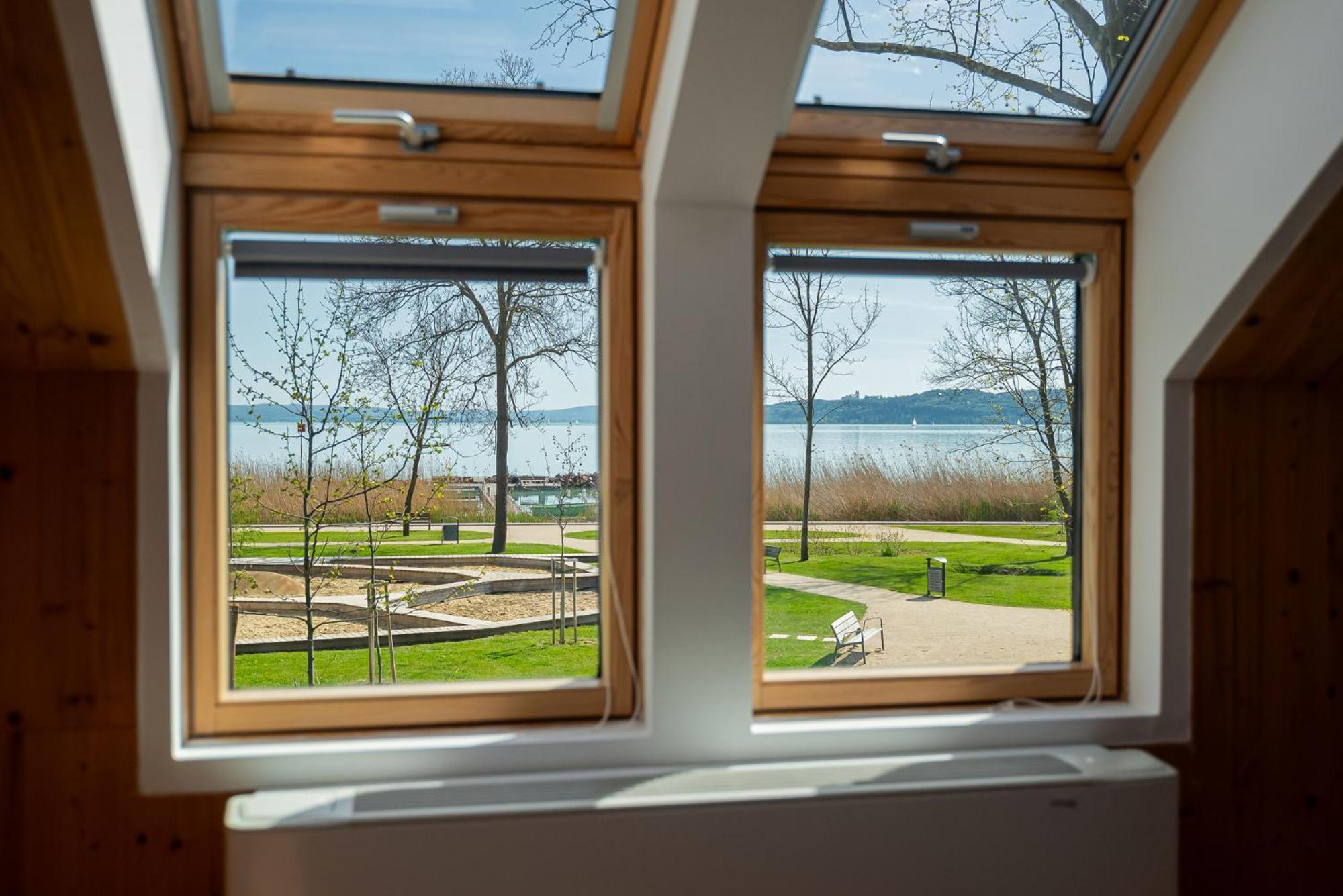 Golden Bridge Rooms Balatonfured Exterior photo