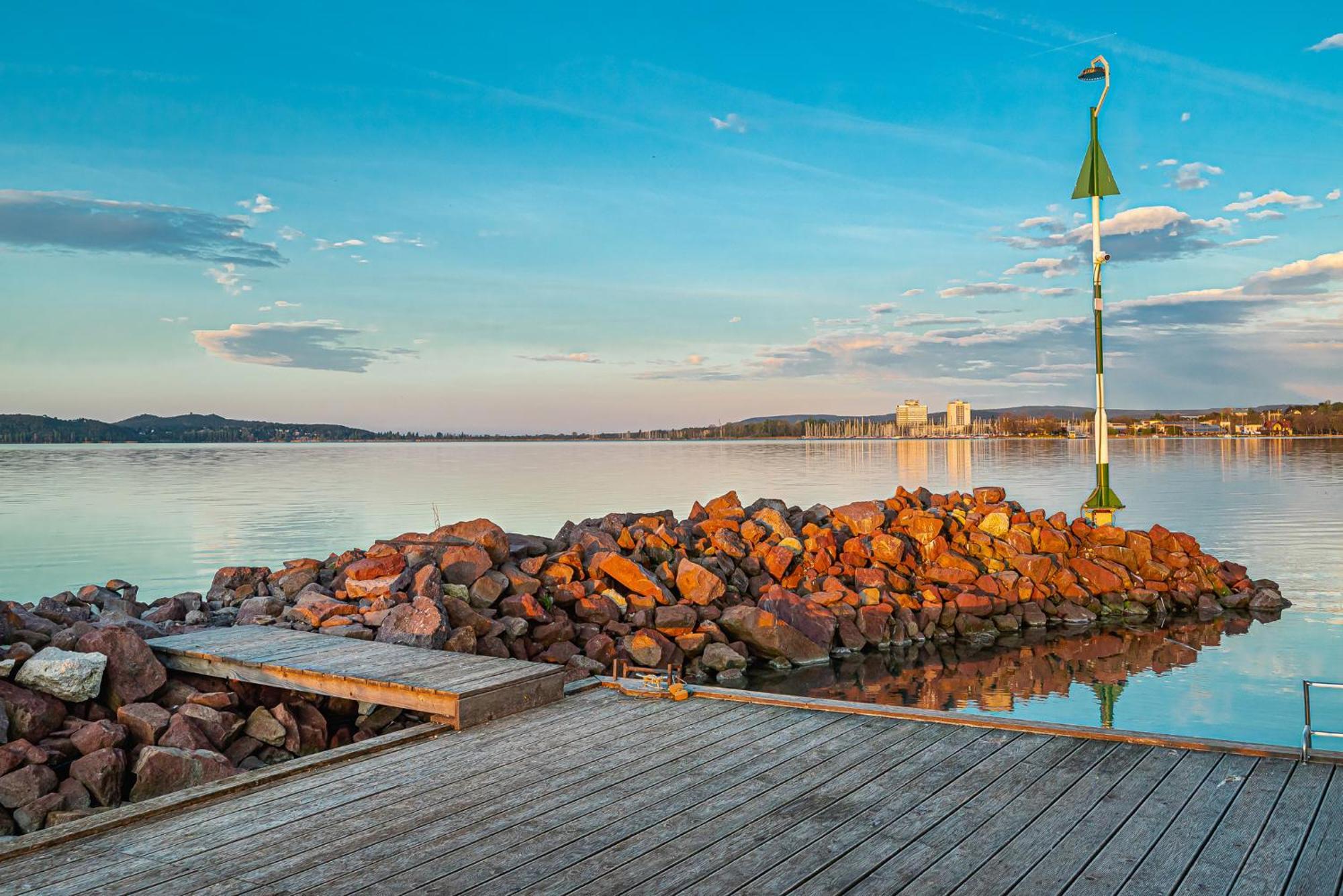 Golden Bridge Rooms Balatonfured Exterior photo