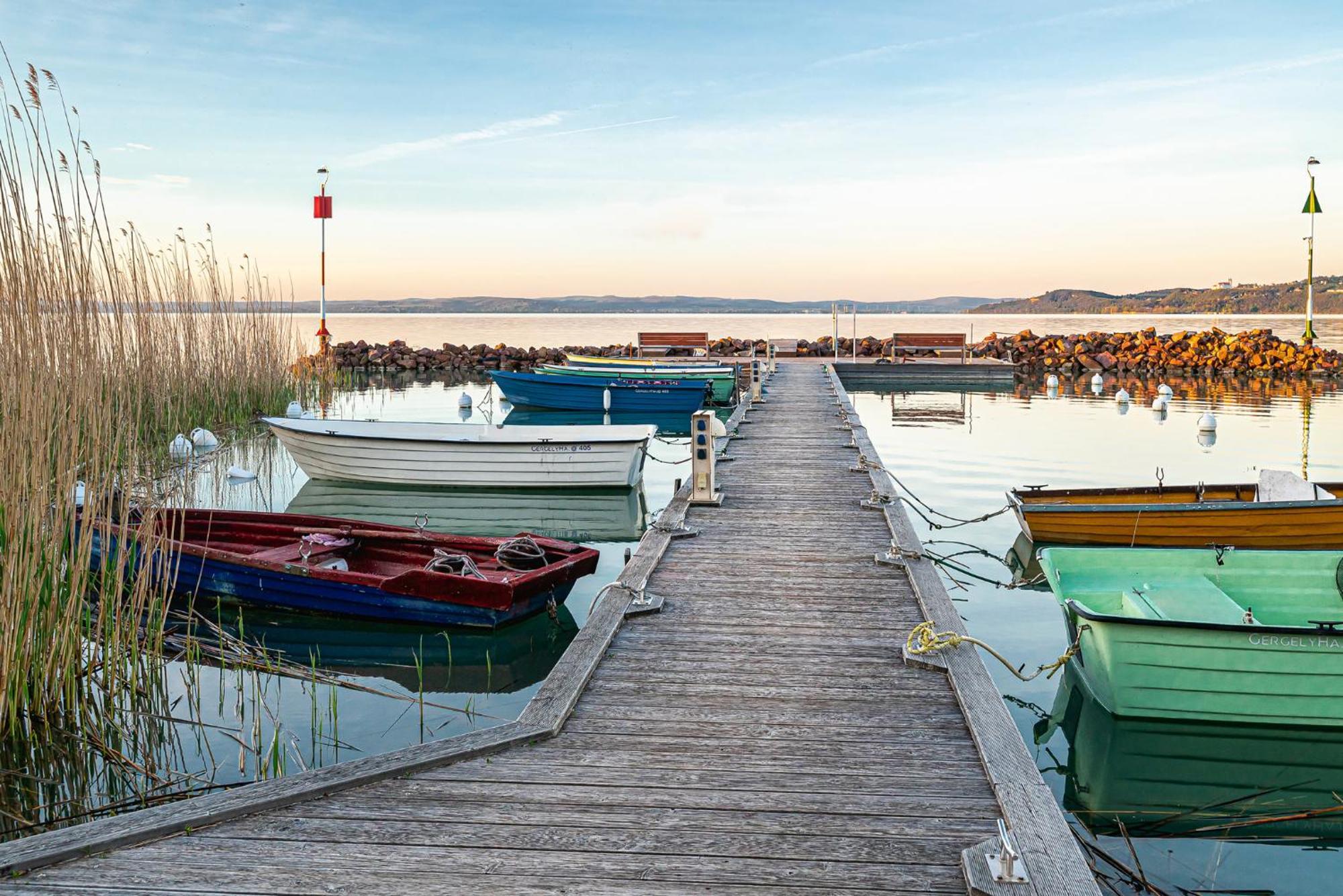 Golden Bridge Rooms Balatonfured Exterior photo